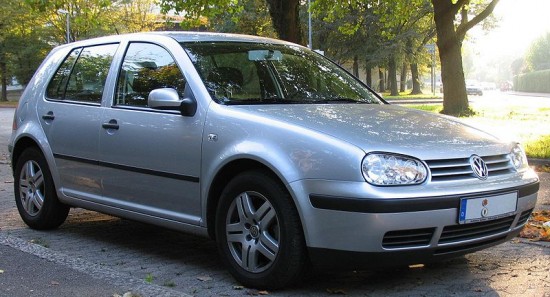 800px-VW_Golf_IV