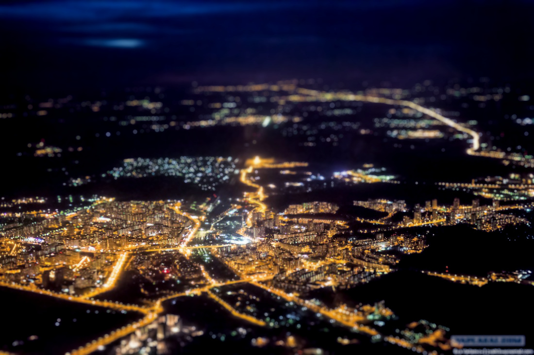 Вид из самолета ночью Москва Шереметьево