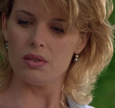 Шэннон Уирри топлесс.