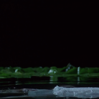 Кейт Фишер топлесс.