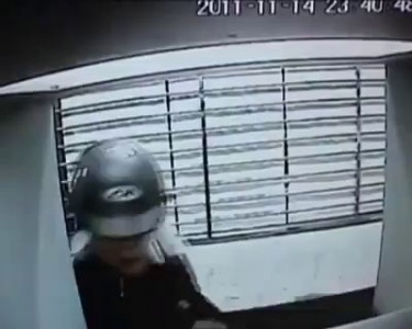 Ограбление у банкомата в Китае