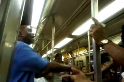 Кулачный бой в американском метро