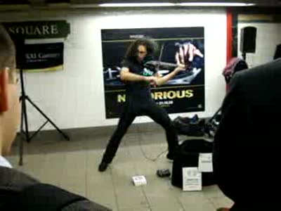 Скрипач в метро