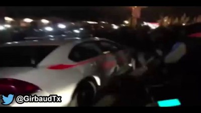 Ferguson Protesters Smashing St.Louis Police Car #R.I.P MIKE BROWN