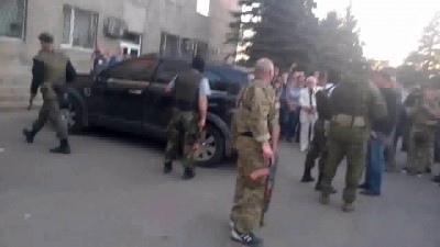 Красноармейск - Нац.гвардия стреляет  по  людям 11.05.2014