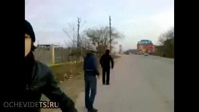 Ребята в Дагестане останавливают маршрутку