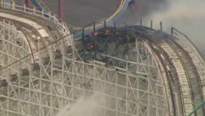 Colossus on Fire - Lift Hill Collapses - Six Flags Magic Mountain