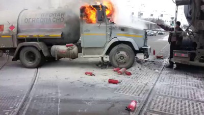 В Екатеринбурге горит цистерна с пропаном