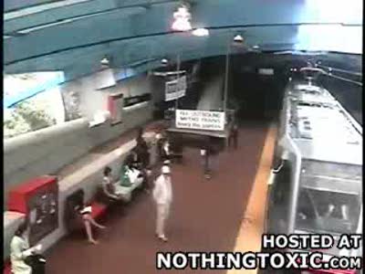 Столкновение поездов в метро