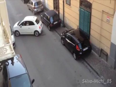 Маленький Fiat и большая пробка