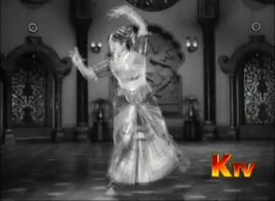 Padmini & Vyjayanthimala's classic Tamil dance