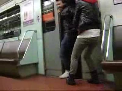 Придурки в метро