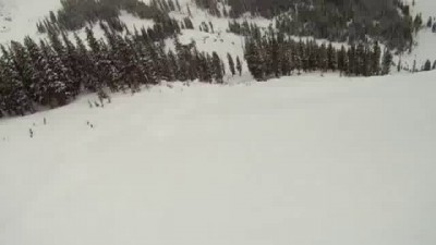 Не стоит слепо верить чужим следам от лыж при спуске с горы