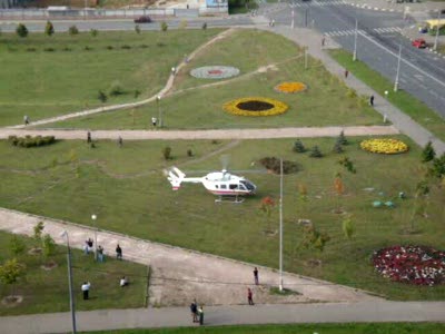 Вертолёт МЧС приземлился в Южном Бутово