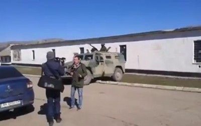 Российская бронемашина "Тигр" не может перехать через бордюр