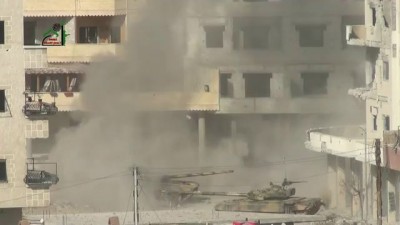 هام : المشهد الأولي لعملية تدمير دبابة داريا 25-1-2013