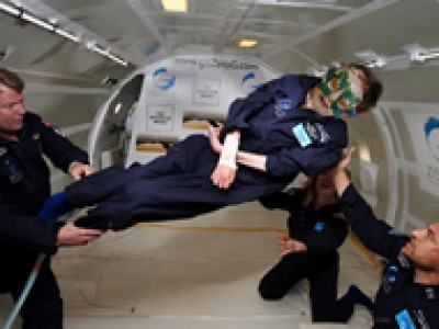 070427_hawking_zerog_02