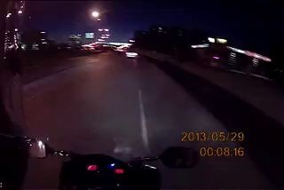 Мотоциклист сбил зеркало