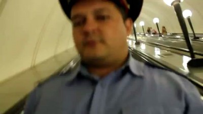 Капитан полиции Роман Рожнов избивает людей