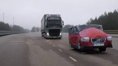 Экстренное торможение Volvo
