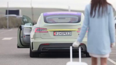 Беспилотный авто Rinspeed XchangE позволяет водителю сидеть спиной к движению.
