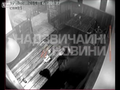 Человек и граната