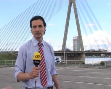 В камере оса!