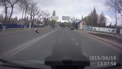В Одессе байкер на ходу потерял девушку