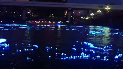 100 000 «светлячков» по реке в Токио