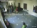 Пять членов семьи подожгли себя в офисе. Индия