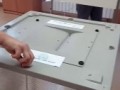 Не опечатанная урна на избирательном участке