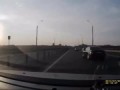 Мотоциклист сделал сальто и приземлился на крышу авто
