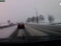 Минск: женщина на Mercedes врезалась в столб