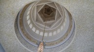 Abu_dhabi,_Moschea_dello_Sceicco_Zayed,_atrio_della_sala_di_preghiera,_lampadario_01