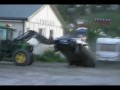 Фермер поймал вора трактором