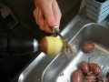 Как правильно чистить картошку