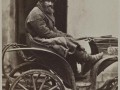 35. Петербургский извозчик в дрожках.