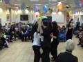 Танцоры-волонтёры устроили праздник онкологическим больным.