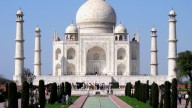 1Taj_Mahal_in_March_2004