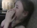 Маленькая девочка говорит пока Олимпийским играм в Сочи 2014