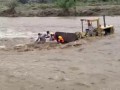 спасение людей из стремительной реки
