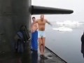 Экипаж подводной лодки России решил искупаться