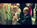 Владимир Путин целует ребенка в живот! Putin kisses boy