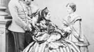 Albrecht_and_Hildegard,_Duke_and_Duchess_of_Teschen_with_their_daughters