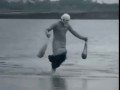Бабка скачет по волнам
