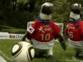 Южнокорейские пингвины научились играть в футбол